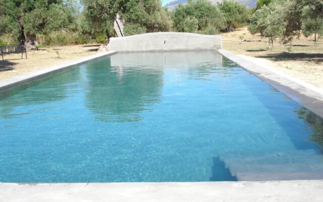 Cozy Holiday Home in Collesano With Pool