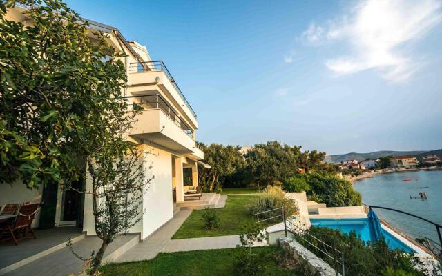 Villa Exotica