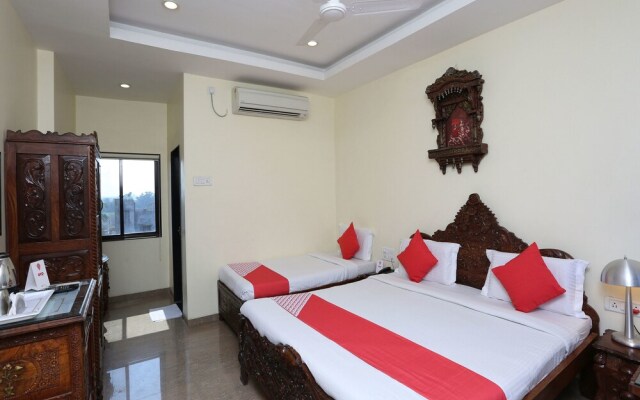 OYO 10453 Hotel Paradise