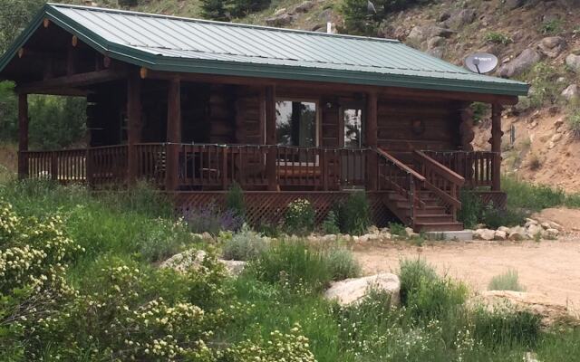 Two Bears Inn Bed & Breakfast