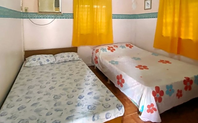 RedDoorz Hostel @ Molino Beach Resort