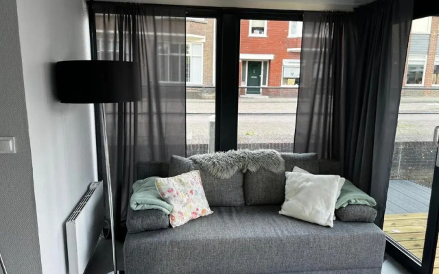 New houseboat 2 bedrooms