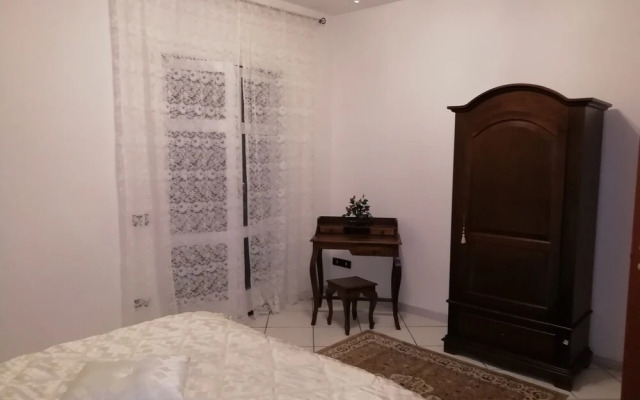 Fitta Chambre Mavì