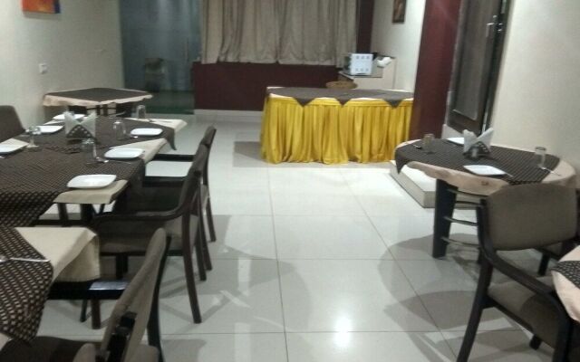 JK Rooms 122 Shaheen Lodging & Boarding
