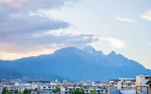 JI Hotel (Lijiang Old Town Big Waterwheel)