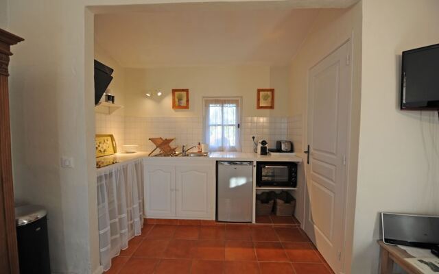 Mas Oréa côté piscine