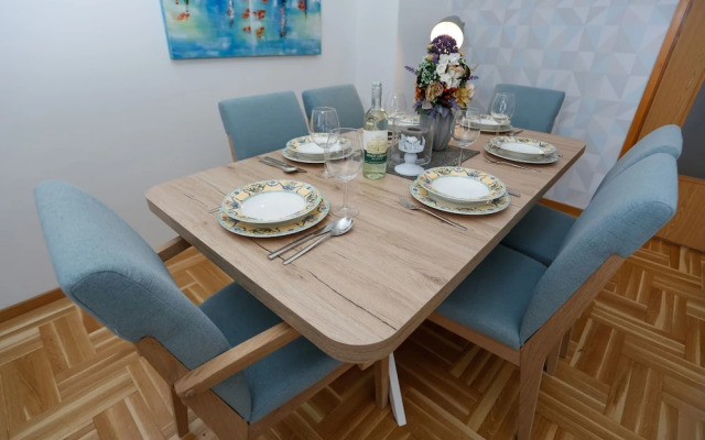 Trogir Stylish Apartment With Balcony and Sea View
