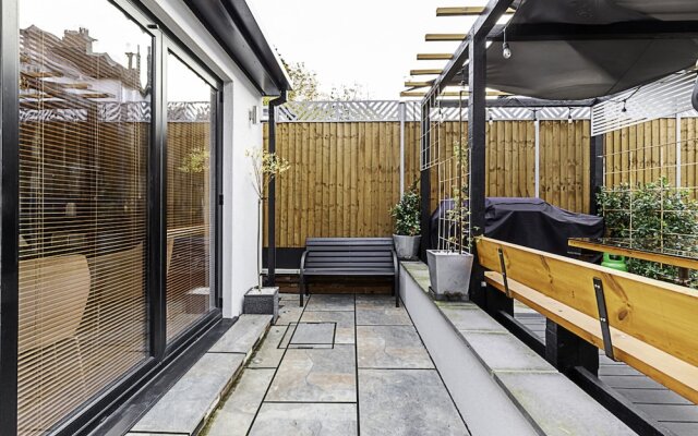 Scarlett Heart Studios in Golders Green