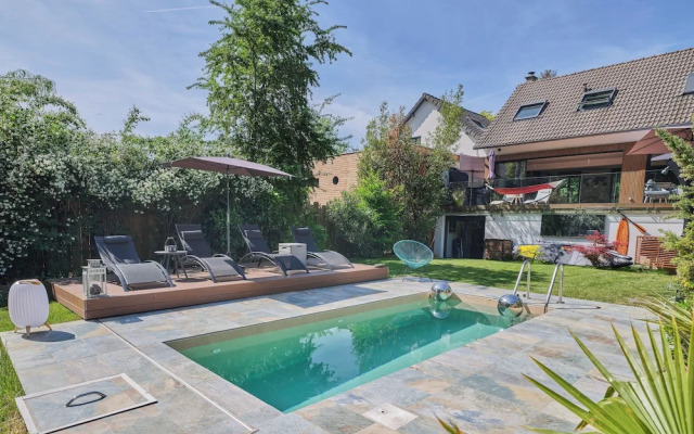 Paris Garden River residence