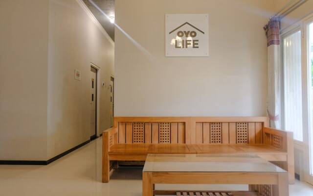 OYO Life 2399 Gerbera House - Kos Putri