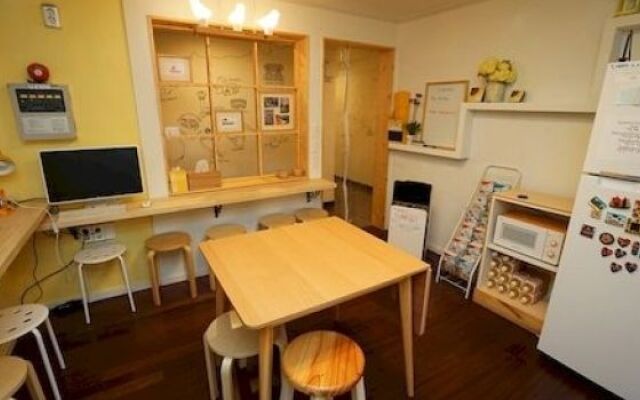 Mr Egg Hostel