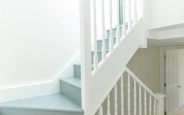 Spacious 3BR South London Apartment
