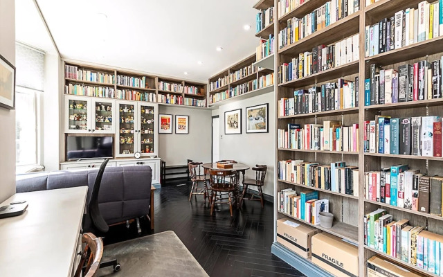 Book Lovers West End Home