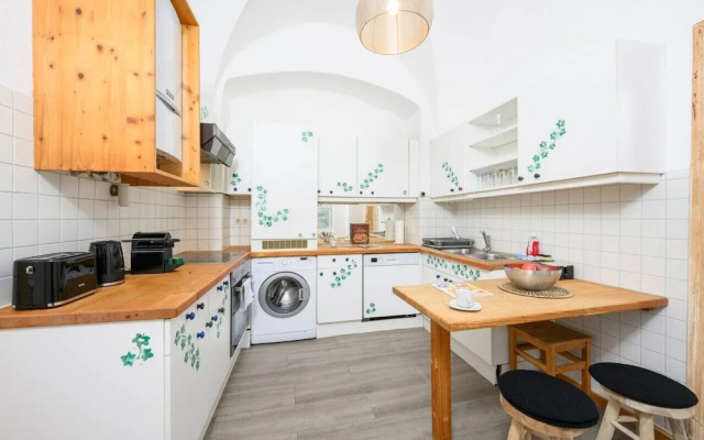 Spacious 2BR Stay for 6 Heart of Mödling