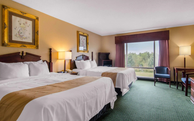Quality Inn & Suites Carthage near Precious Moments Chapel
