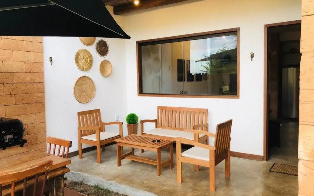 Charmosa Casa a 50m da Praia do Marceneiro