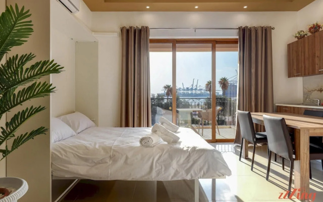 Gem Beachfront Apt With Amazing Bay and Sea Views