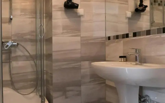 Green Park Rentyear Apartments