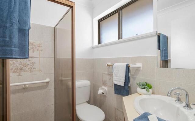 Punt House - riverfront home with ramp access