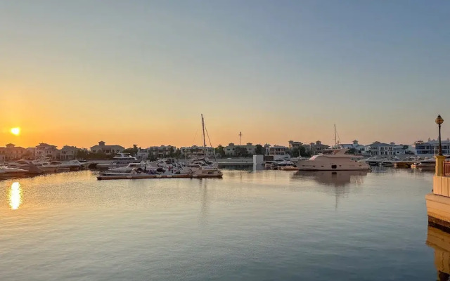 2BR + Maid's w Sea Views in Palm near Nakheel Mall