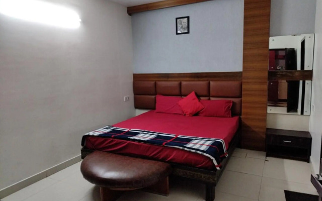 Hotel Gold By OYO Rooms