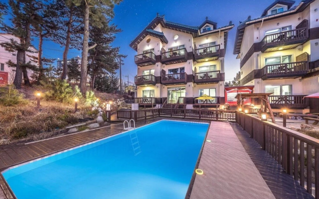 Gangneung Bluebaech Pension
