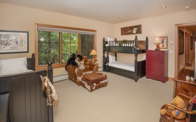 40 Goshawk 5 Bedroom Home by RedAwning