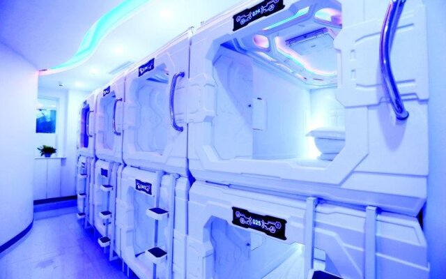 Wonderful House Capsule Hostel