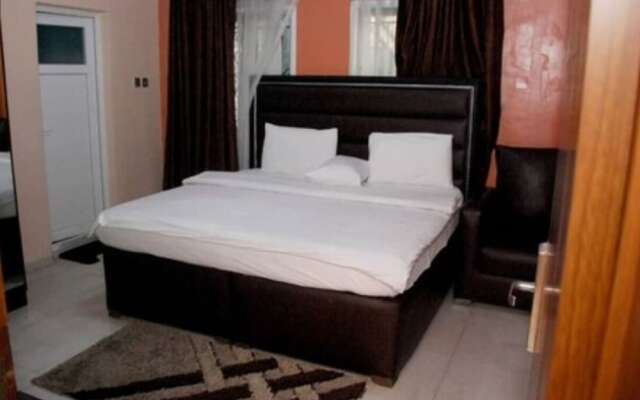 Ivon Suites