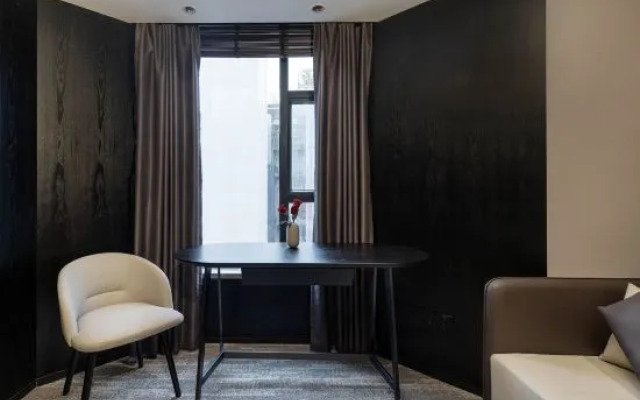 Yuanxu Apartment (Guangzhou Taikoo Hui Plaza Shipaiqiao Subway Station)