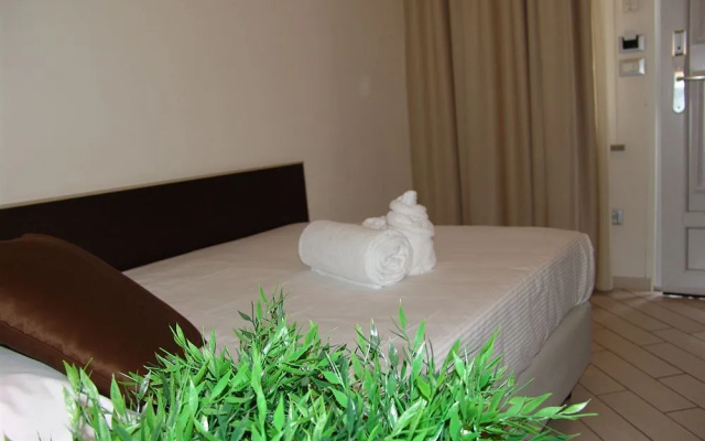 Hotel Paradise Airport