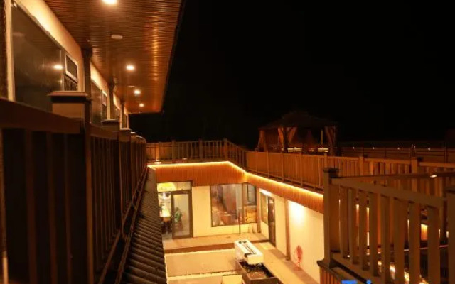 Wutai Mountain Painting Mountain Cloud House B&B