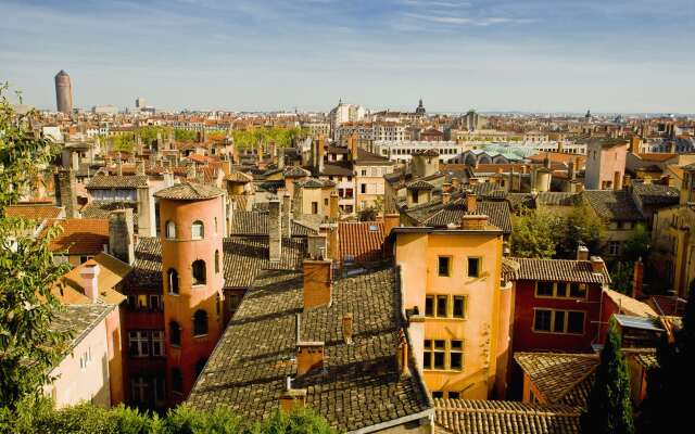 Cour des Loges Lyon, A Radisson Collection Hotel