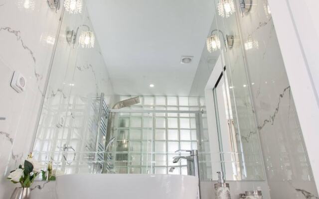 Beautiful Penthouse view to Acropolis