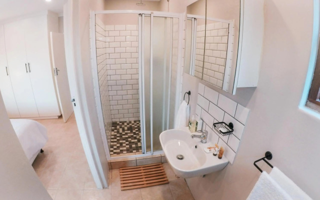 Strelitzia Apartments