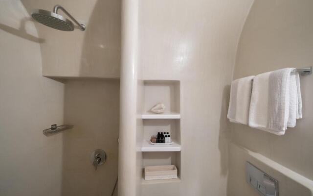 Anemos Cave Suites