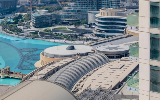 Luxury Urban Retreat w Burj Khalifa Views