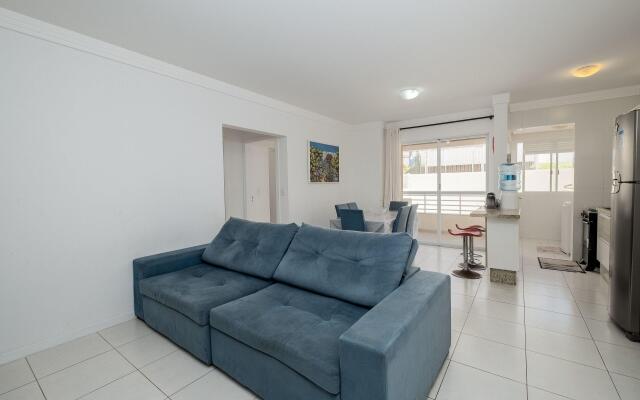 Apto com piscina a 2min da praia CAC106