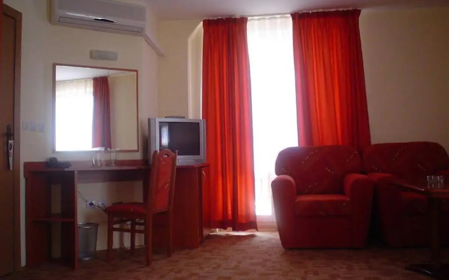 Caprice Family Hotel