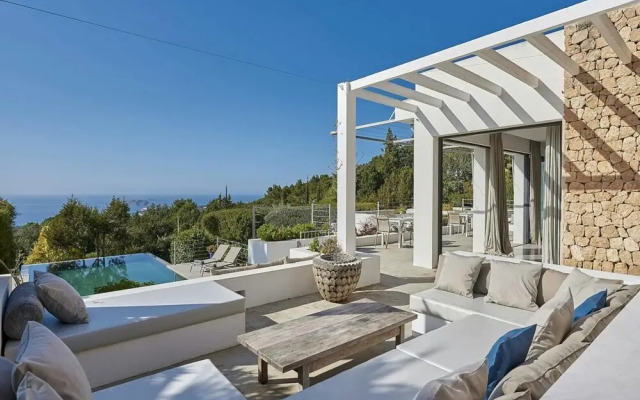 Holiday Home With Central Heating