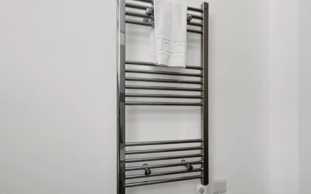 Stylish Modern Apartment - Free Parking - W