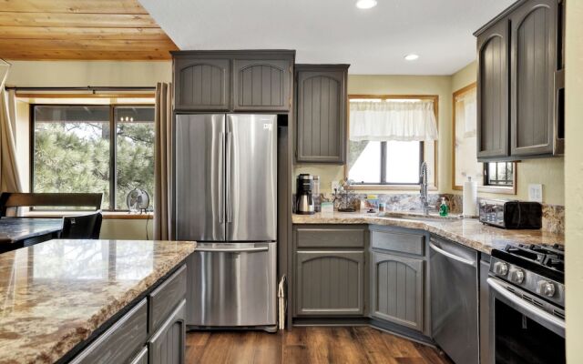 Lazy Llama Lodge #2150