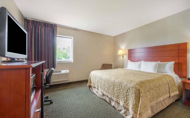 Super 8 St Charles