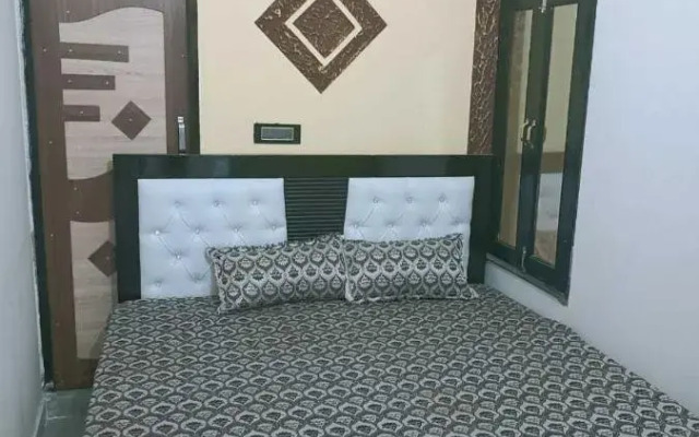 Spot On 93289 Hotel Akshat