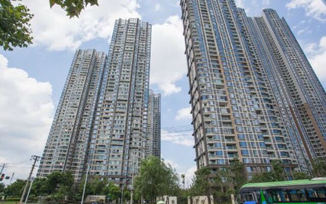 Youran Service Apartment (Yuexiu Fortune Center Qiaokou Road Metro Station)