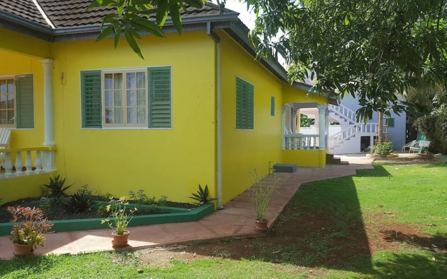 Ocho Rios Almond Tree Villas