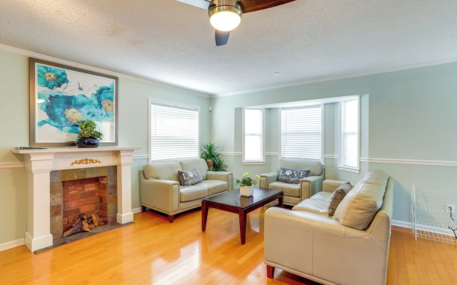 4 Mi to Beaches: Alluring Largo Hideaway!