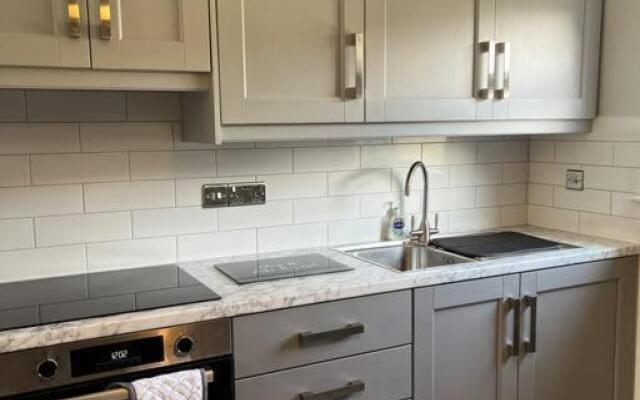 Recently refurbished 2 storey 2 bedroom apartment