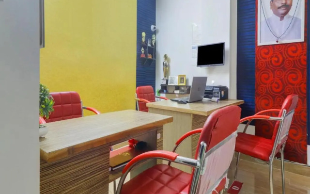OYO Flagship 76333 Shannu Residency