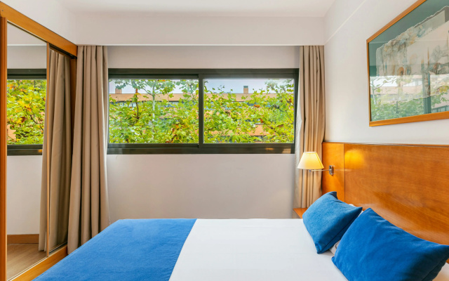 Отель Sercotel de los Reyes